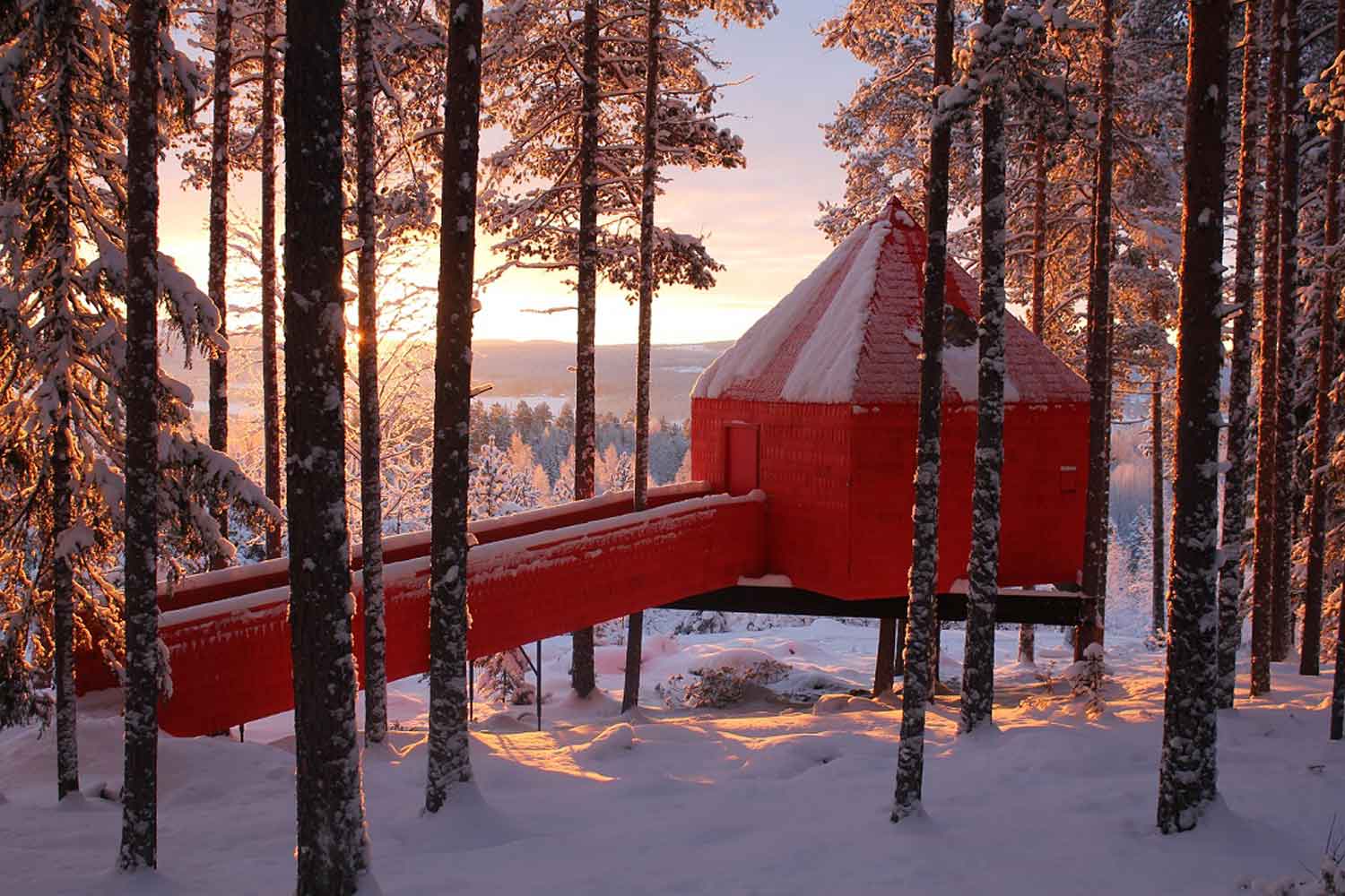 treehotel-bleu-cone-zweden