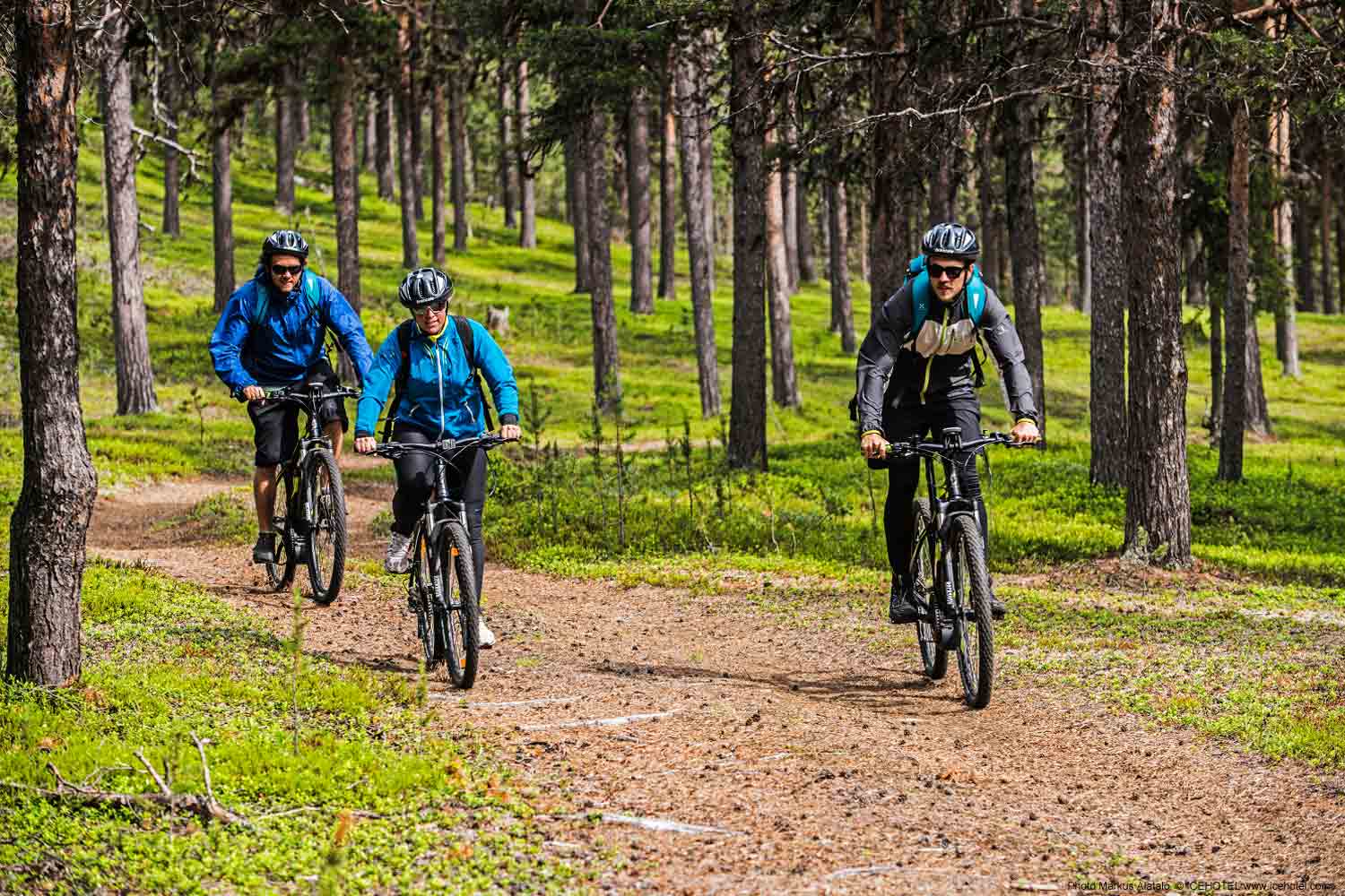 summer-icehotel-biking summer-icehotel-biking