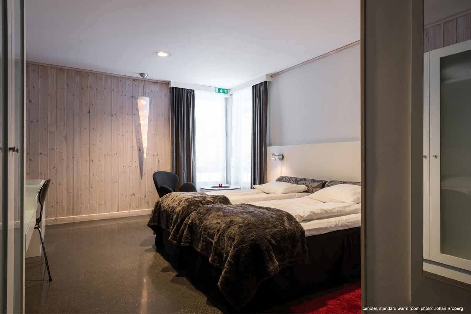 icehotel-standard-warm-room---Kaamos